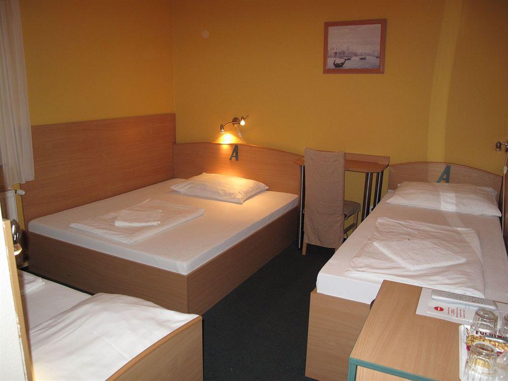 Alfred Panzio Bed and Breakfast Budapest Eksteriør billede